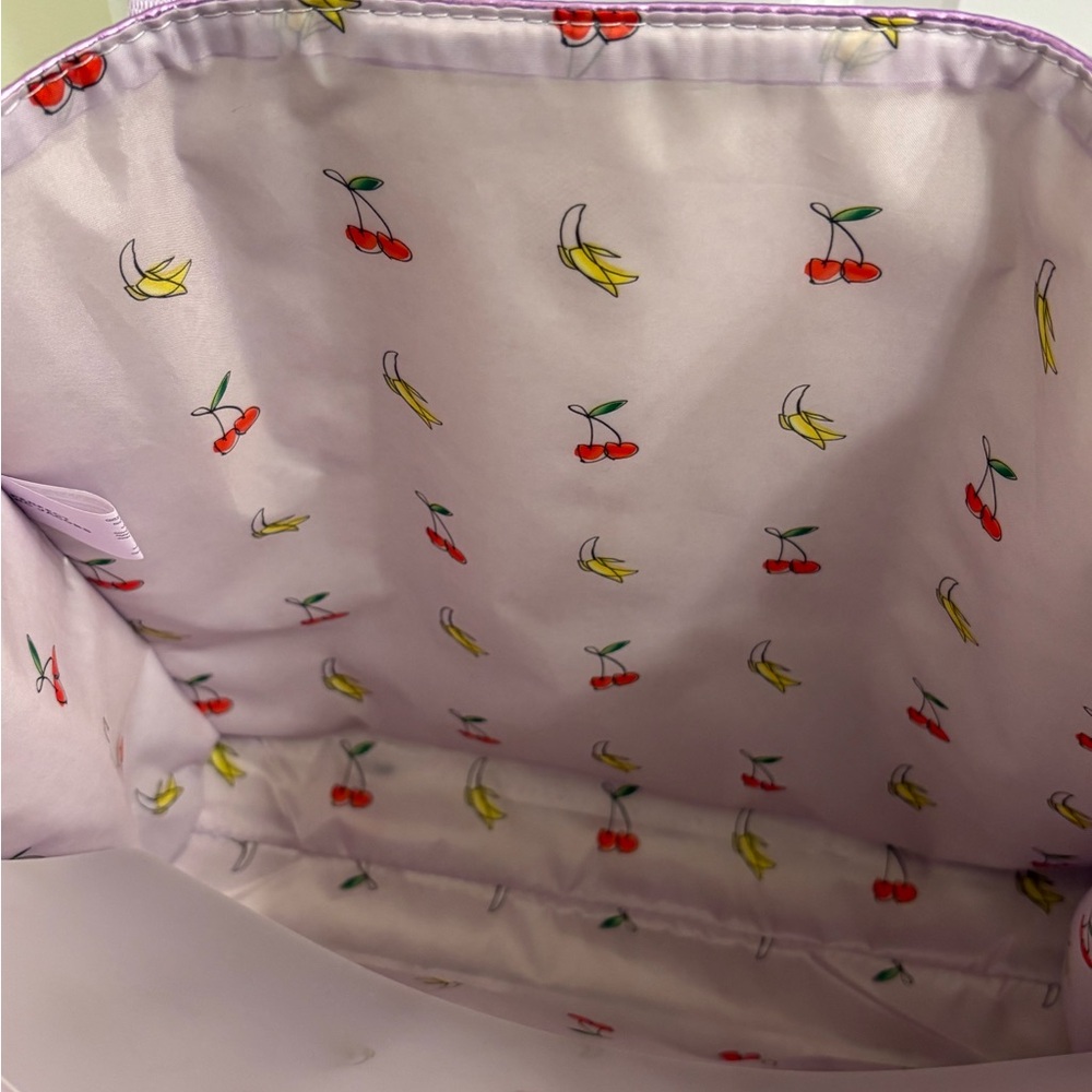 👜 Marc Jacobs Perfect Tote — Purple Metallic with Fruit-Print Interior - Picture 3 of 3
